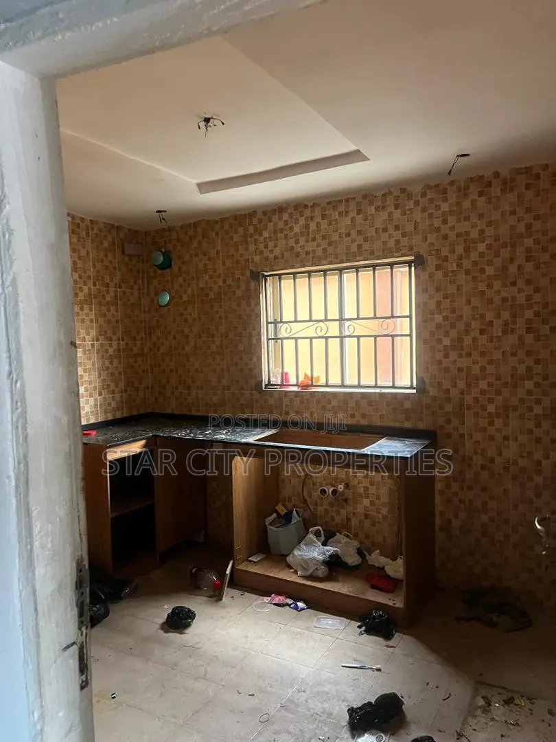 3bdrm Apartment in Magodo Phase 2 Gra for rent