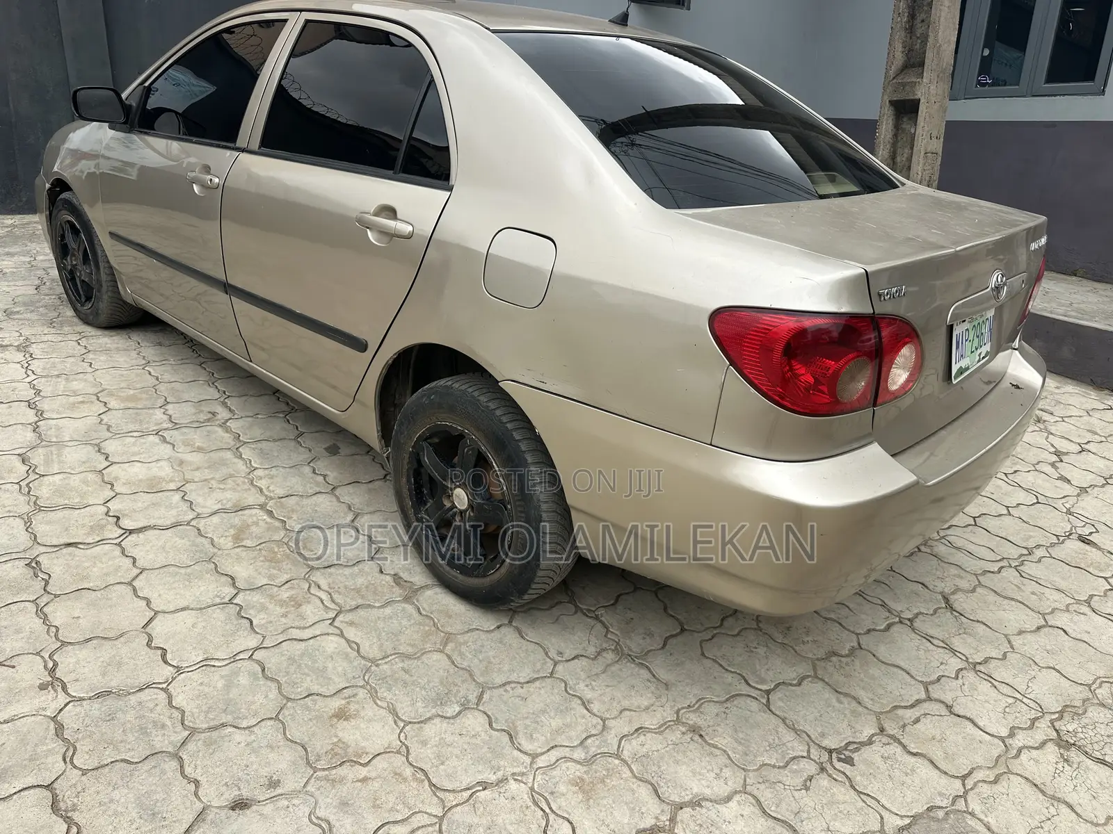 Toyota Corolla LE 2007 Gold