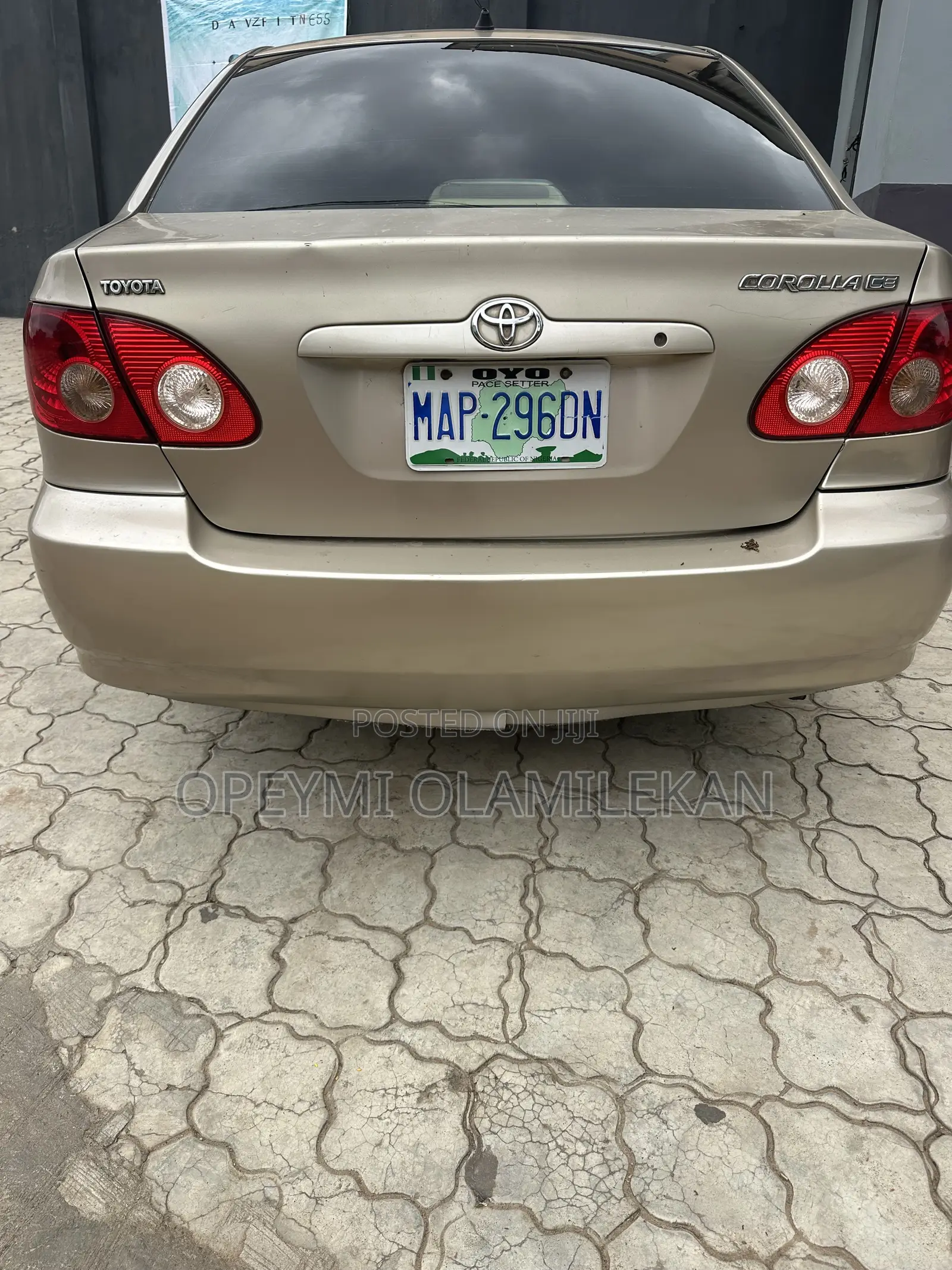 Toyota Corolla LE 2007 Gold