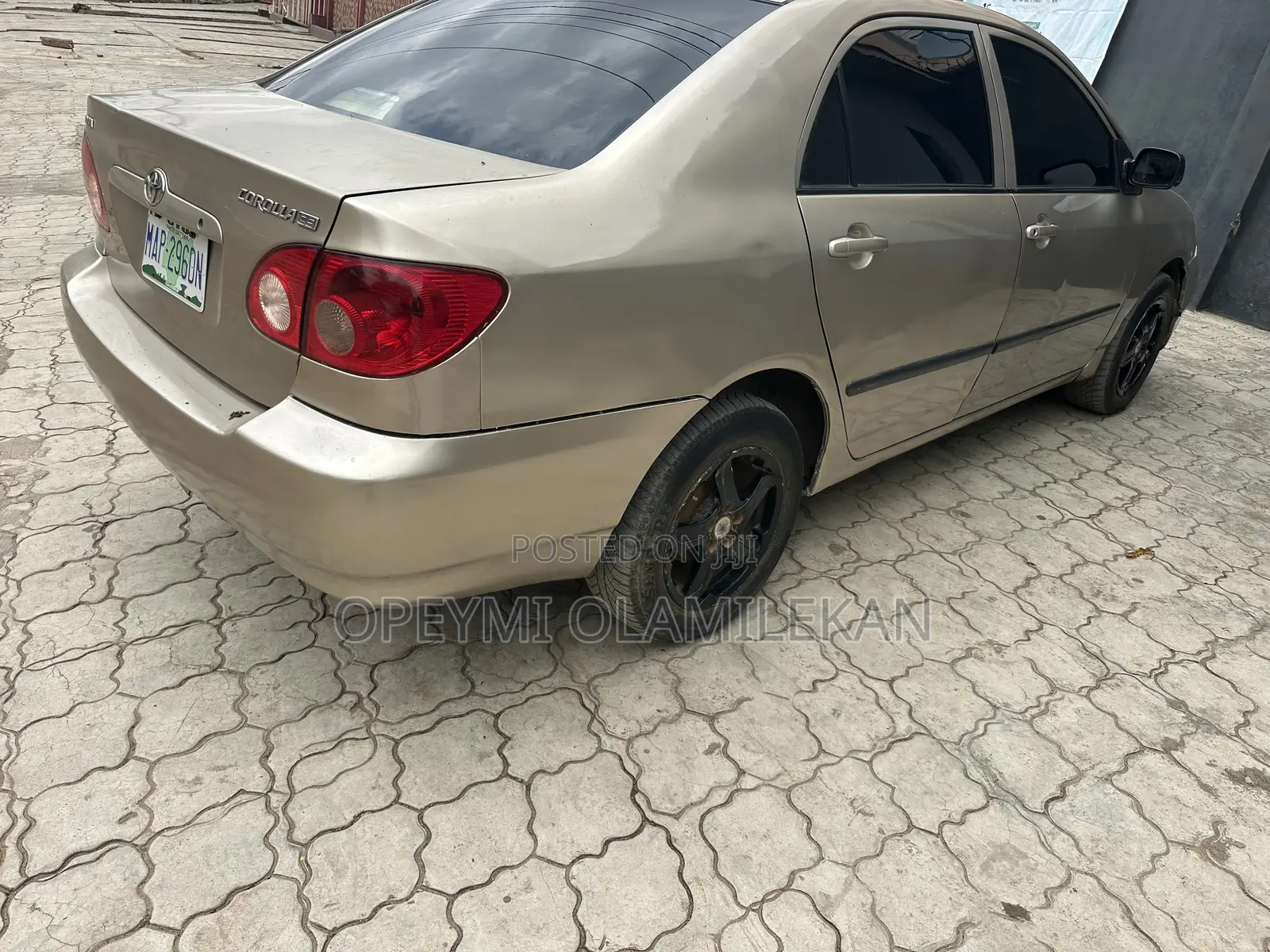 Toyota Corolla LE 2007 Gold