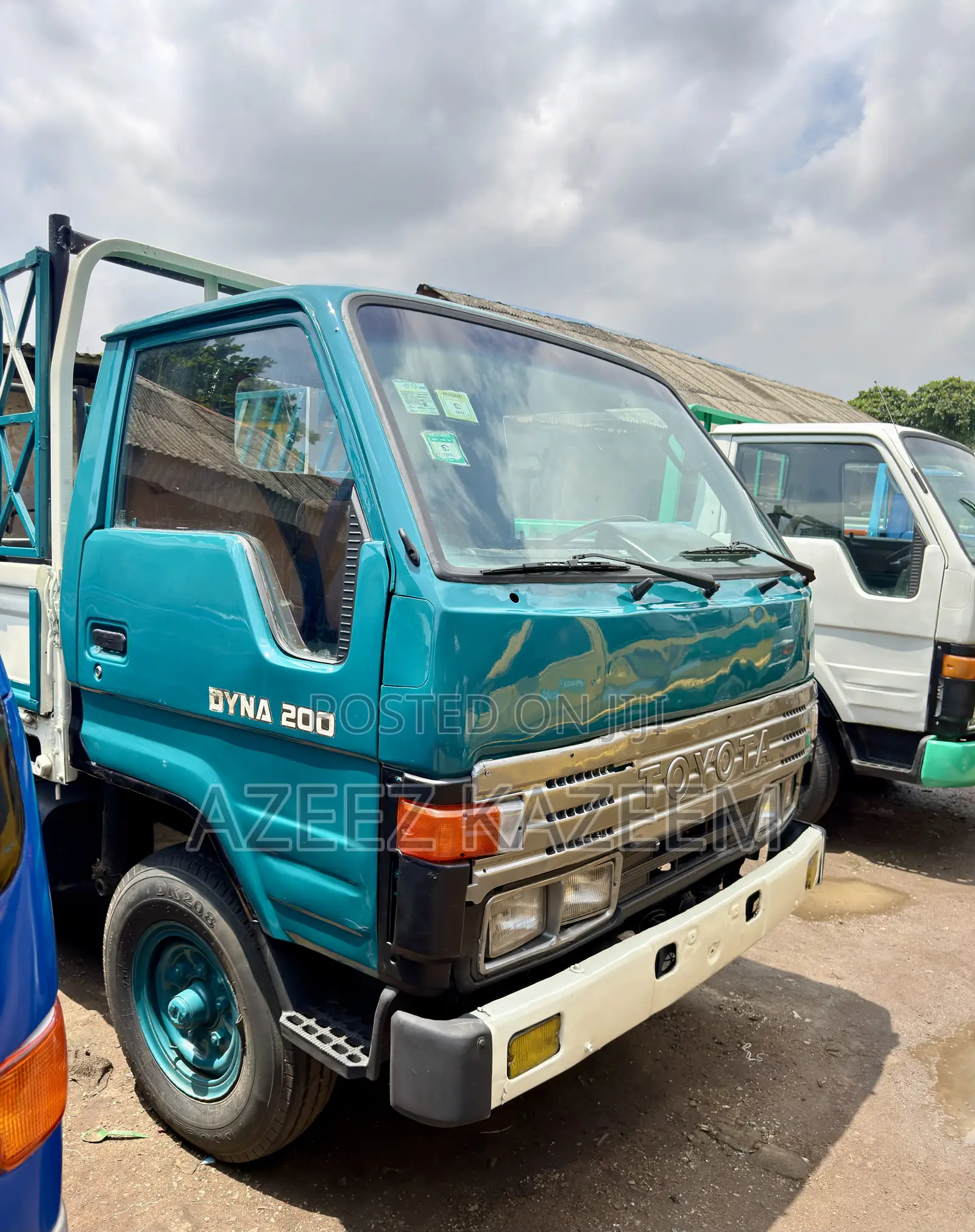Toyota Dyna 200 Old Model 4Y Petrol Engine 4 Tyres
