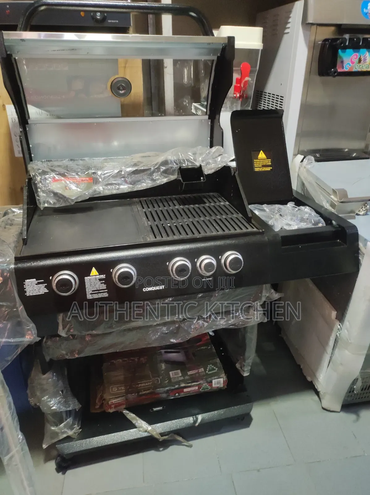 4 Burner Gas BBQ With Side Burner
