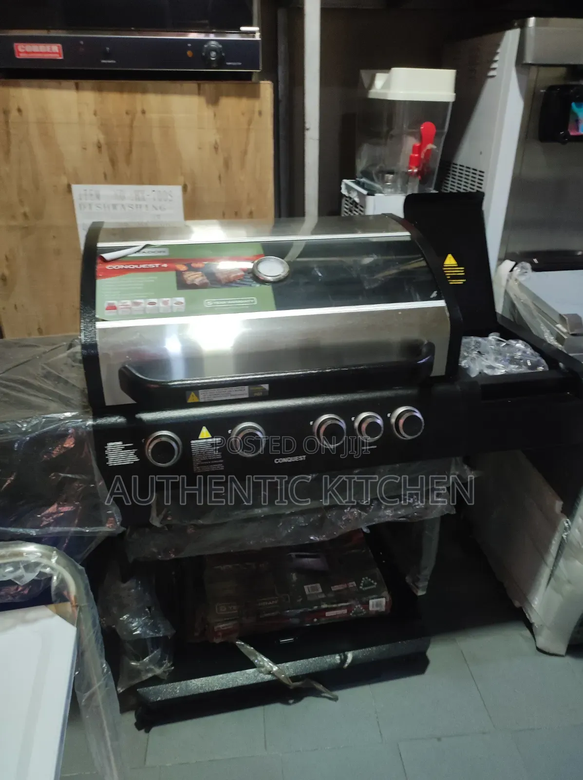 4 Burner Gas BBQ With Side Burner
