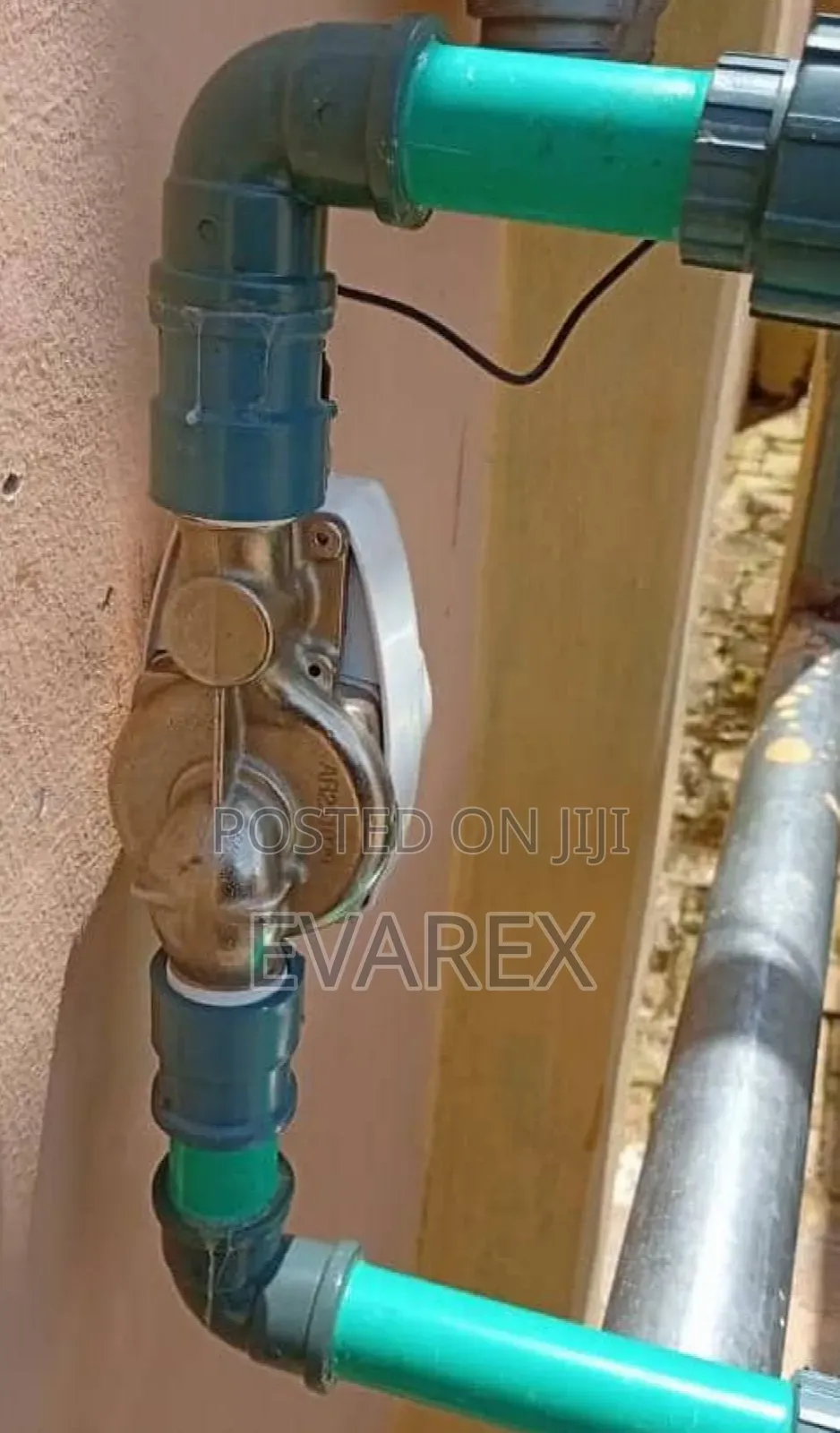 Solar/Electric Water Pressure Booster 5 - 6 Bathrooms Capacity