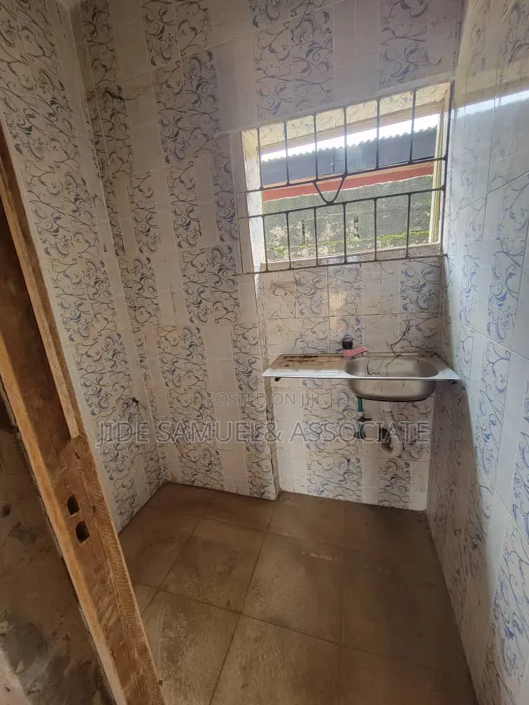 Furnished Mini Flat in Ayobo for rent