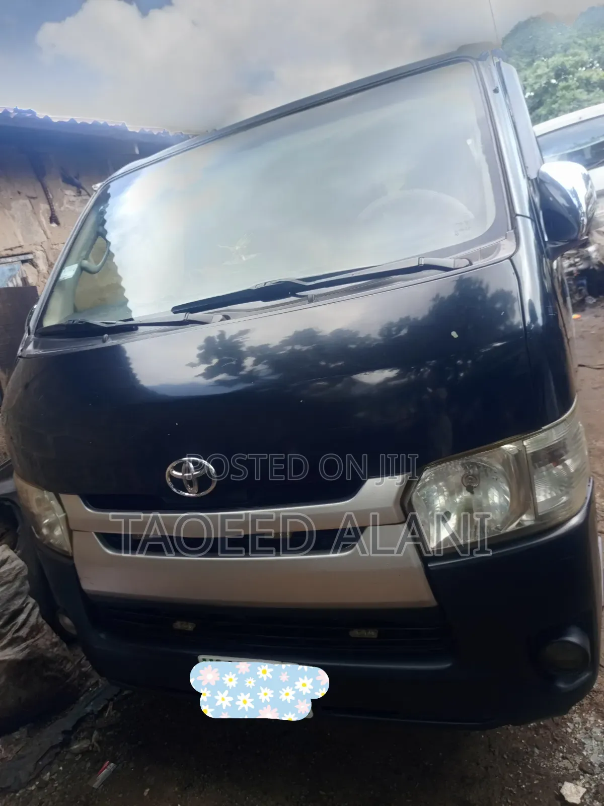 Toyota HiAce 2011 Black