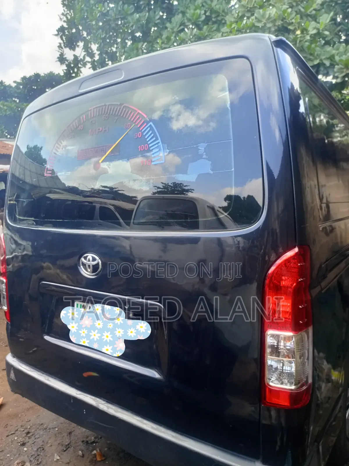 Toyota HiAce 2011 Black