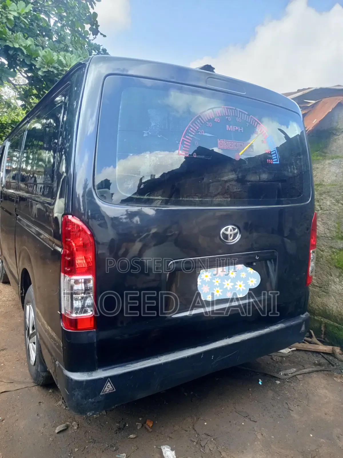Toyota HiAce 2011 Black