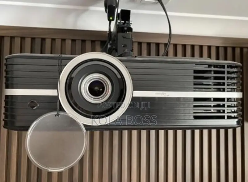 Optoma UHD51 Projector