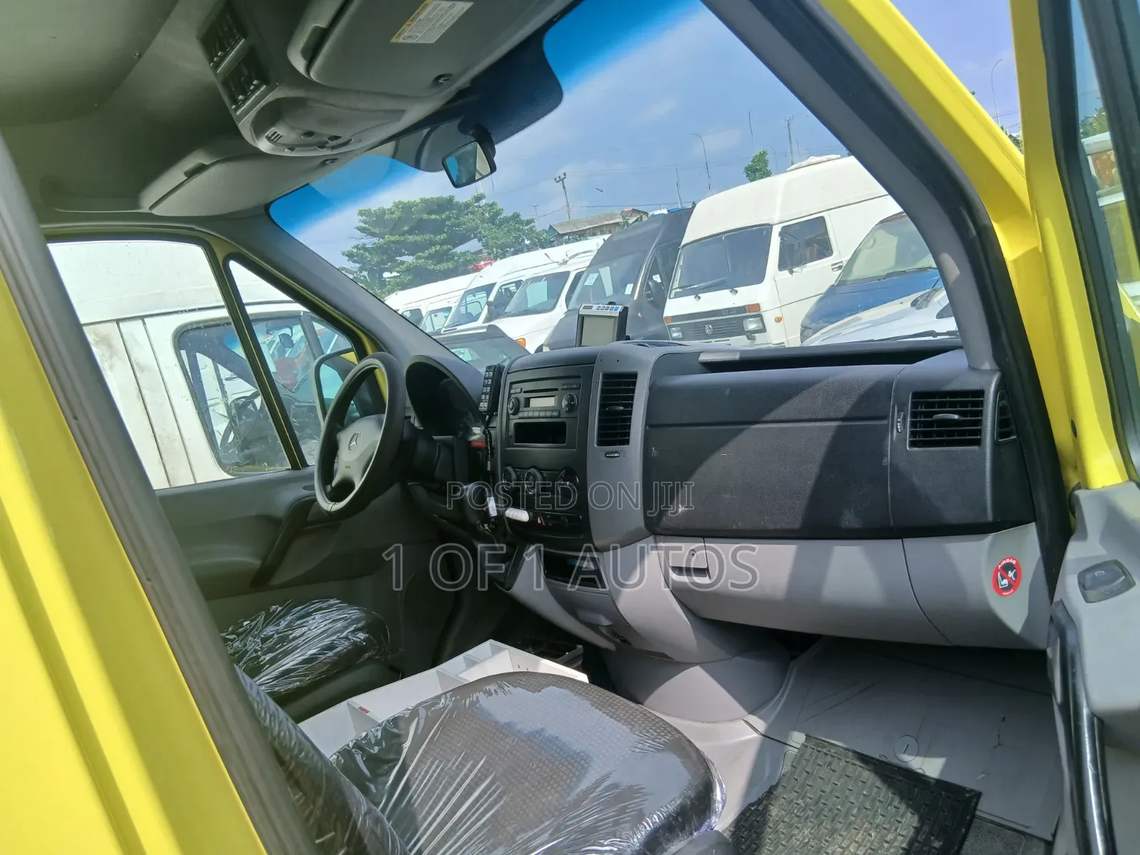 Mercedes-Benz Sprinter 2014 Yellow
