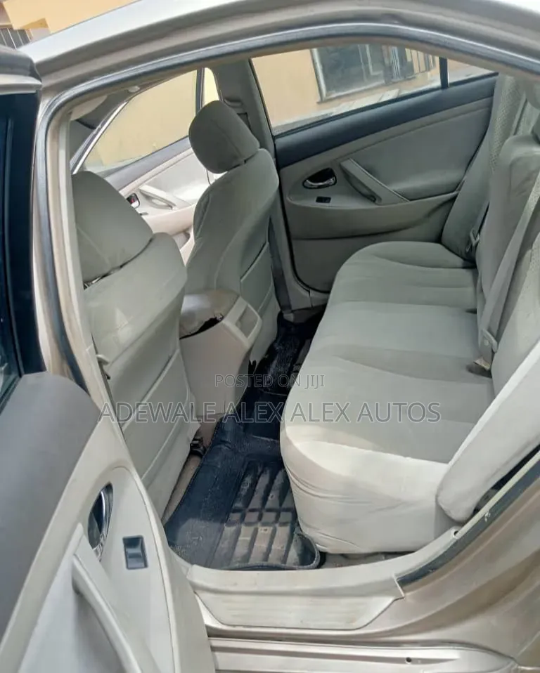 Toyota Camry 2008 Gold