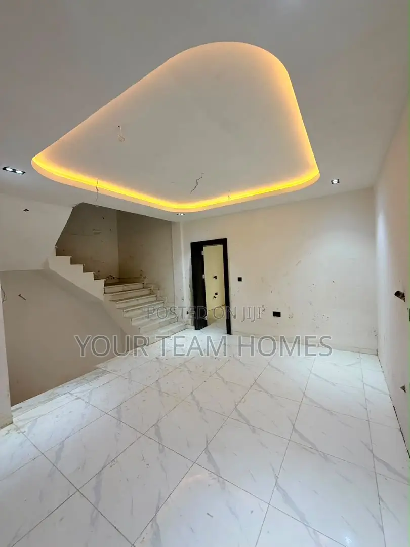 4bdrm Townhouse/Terrace in Wuye for sale