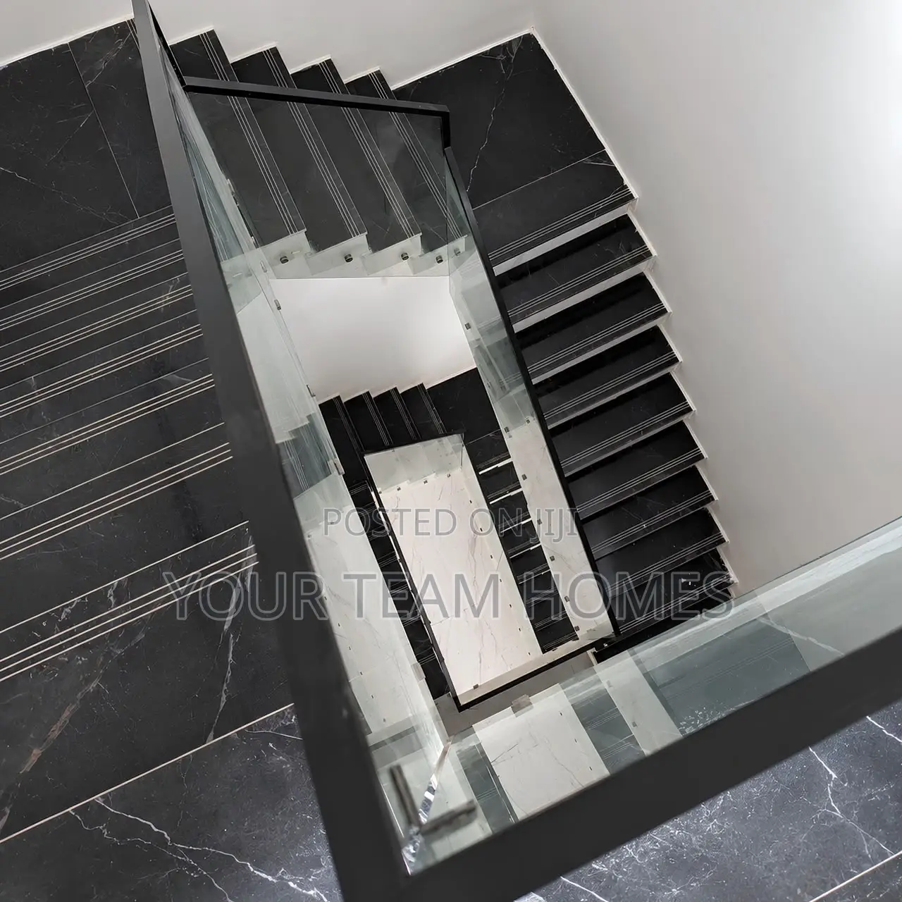 4bdrm Townhouse/Terrace in Guzape for sale