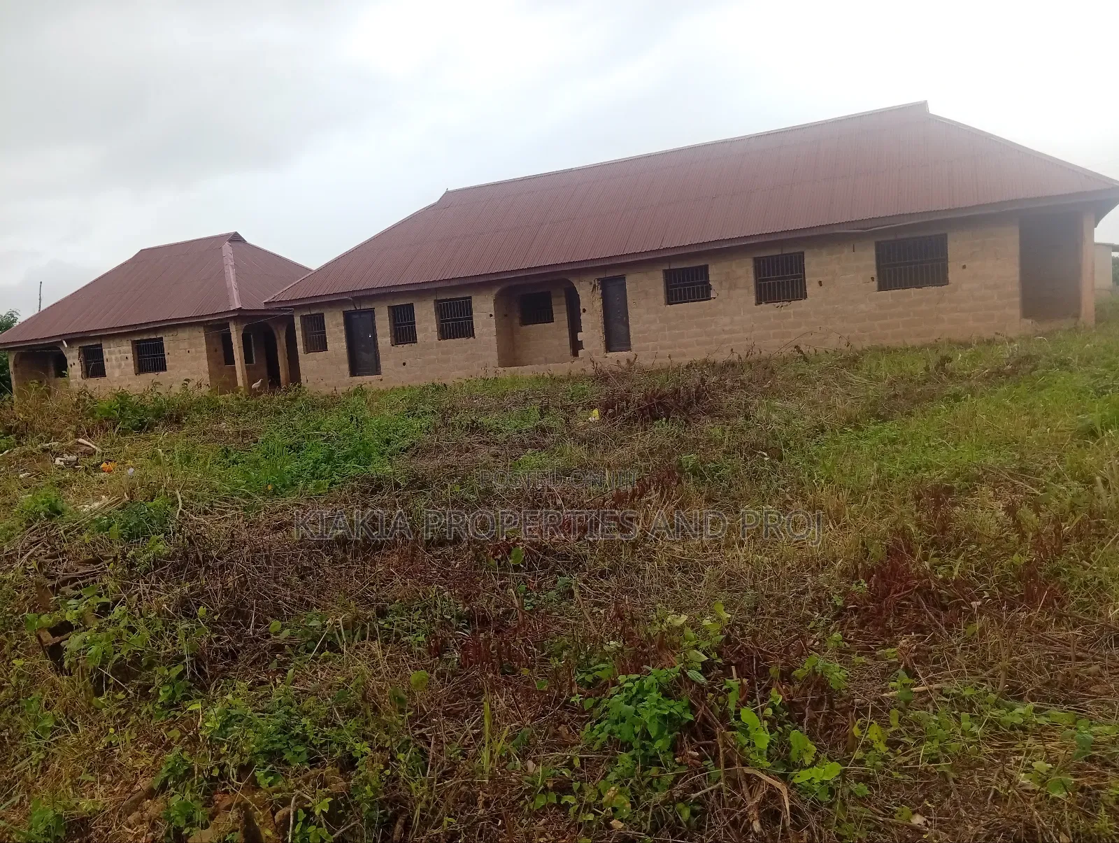 6bdrm Bungalow in Moniya Ojoo for sale
