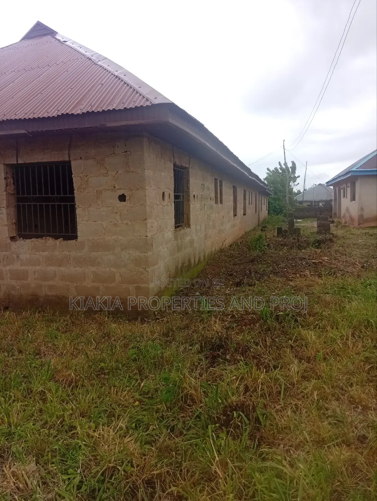 6bdrm Bungalow in Moniya Ojoo for sale