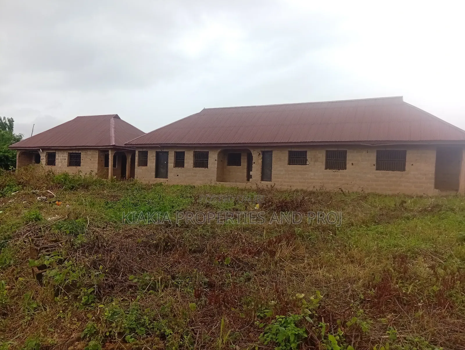 6bdrm Bungalow in Moniya Ojoo for sale