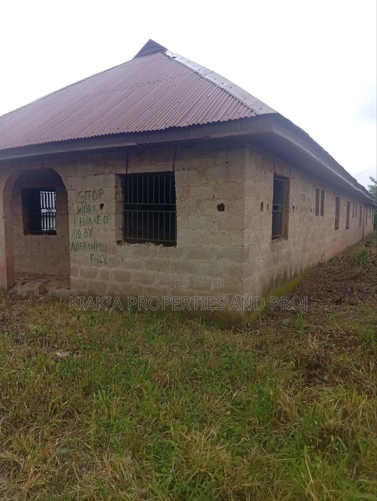 6bdrm Bungalow in Moniya Ojoo for sale