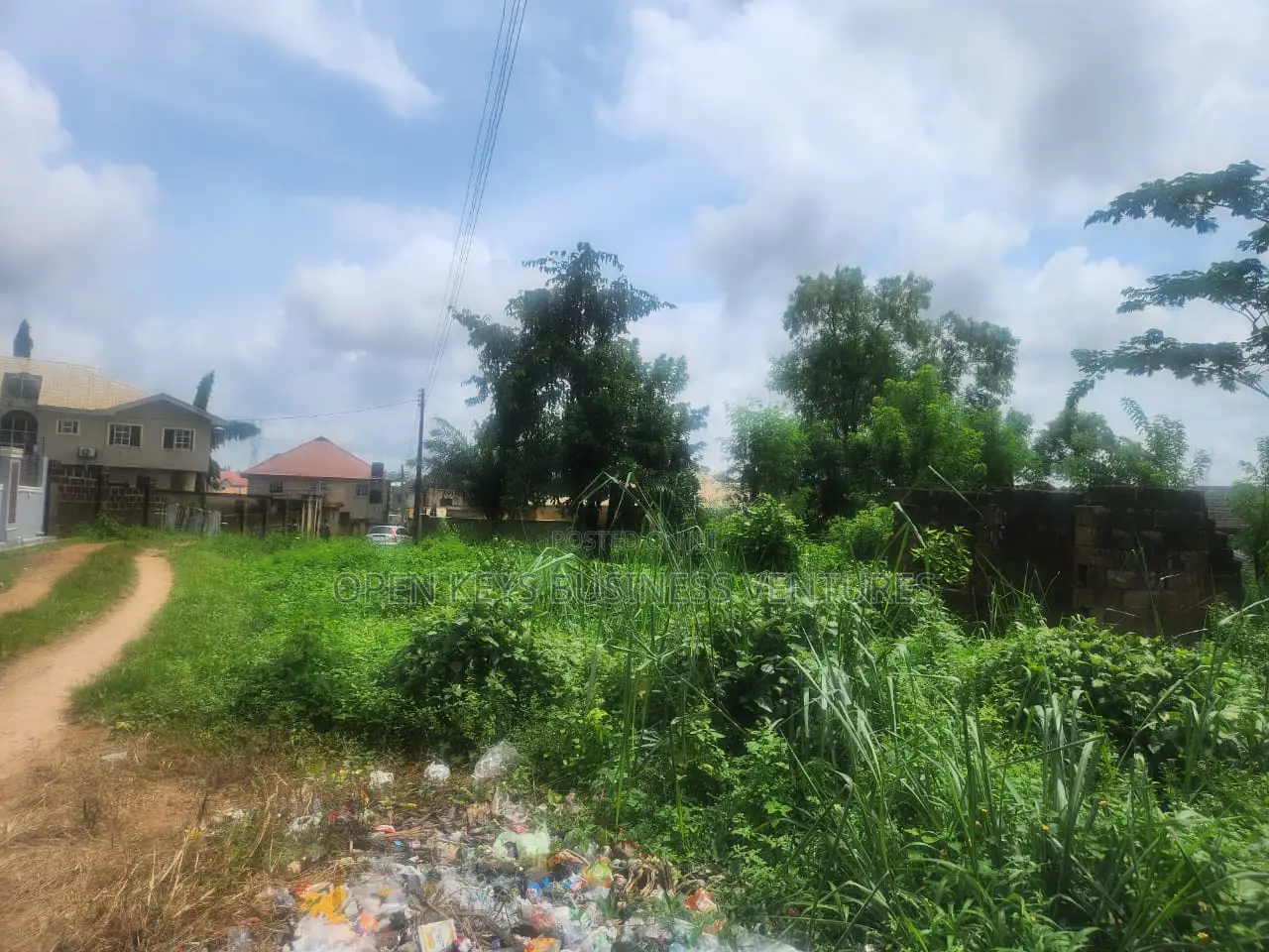 2 Plots of Land in a Secluded Close