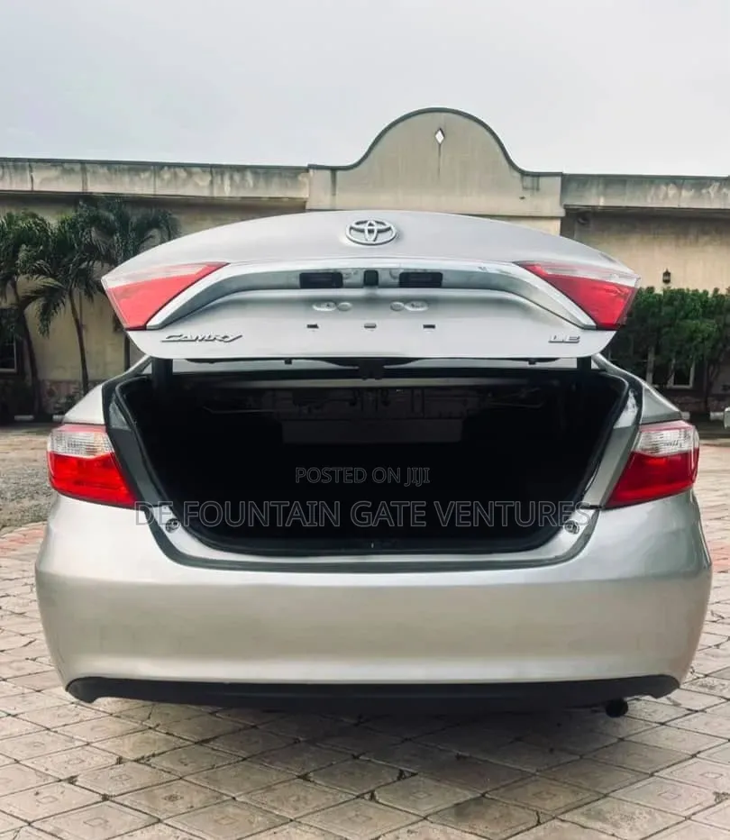 Toyota Camry 2016 Gold
