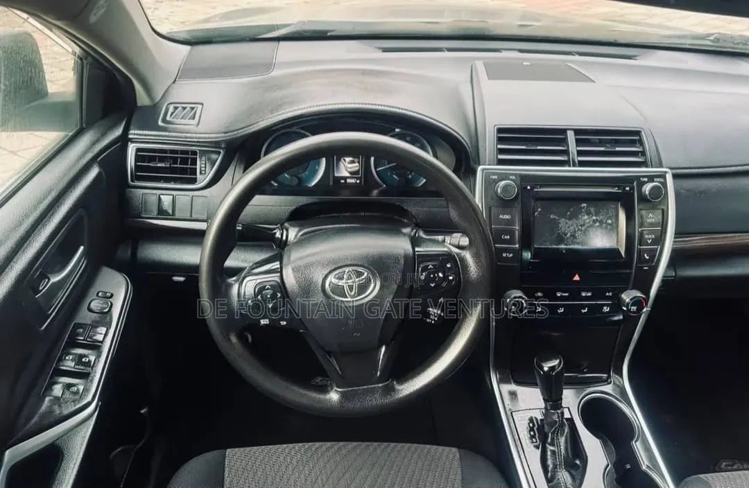 Toyota Camry 2016 Gold