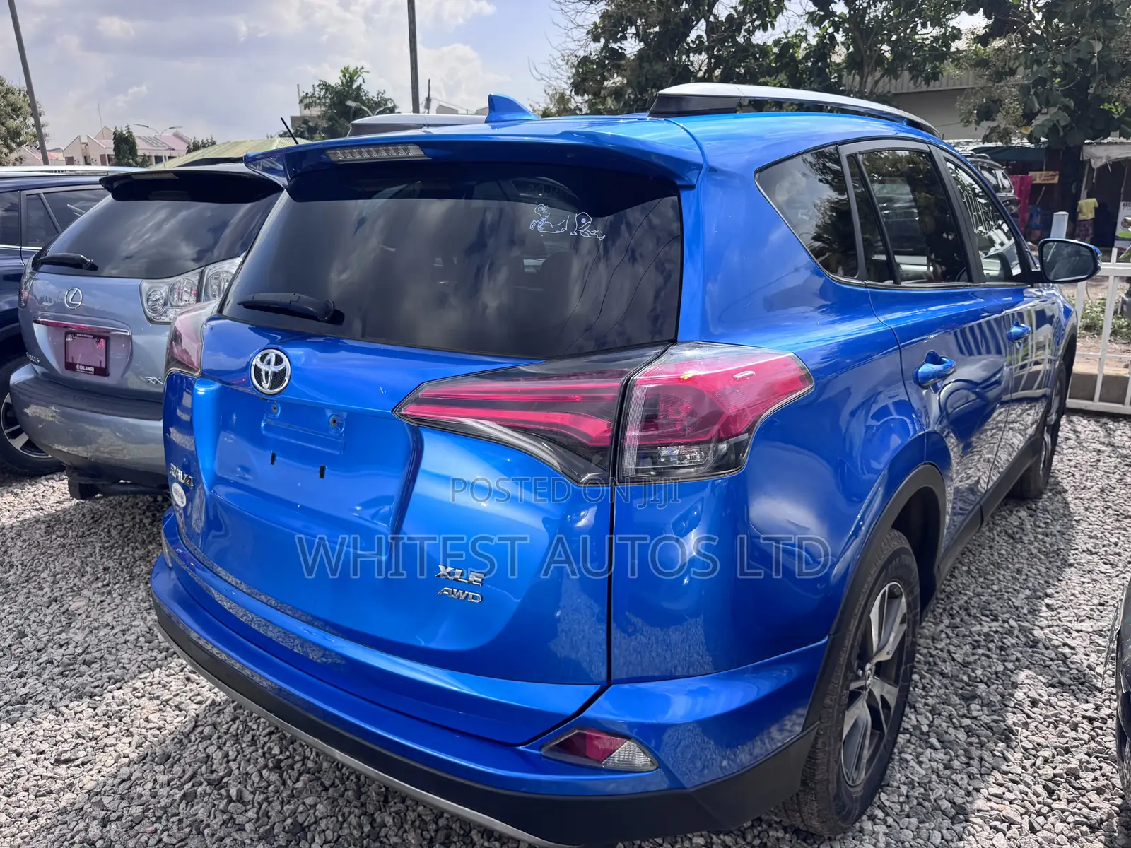 Toyota RAV4 XLE 4dr SUV AWD (2.5L 4cyl 6A) 2018 Blue