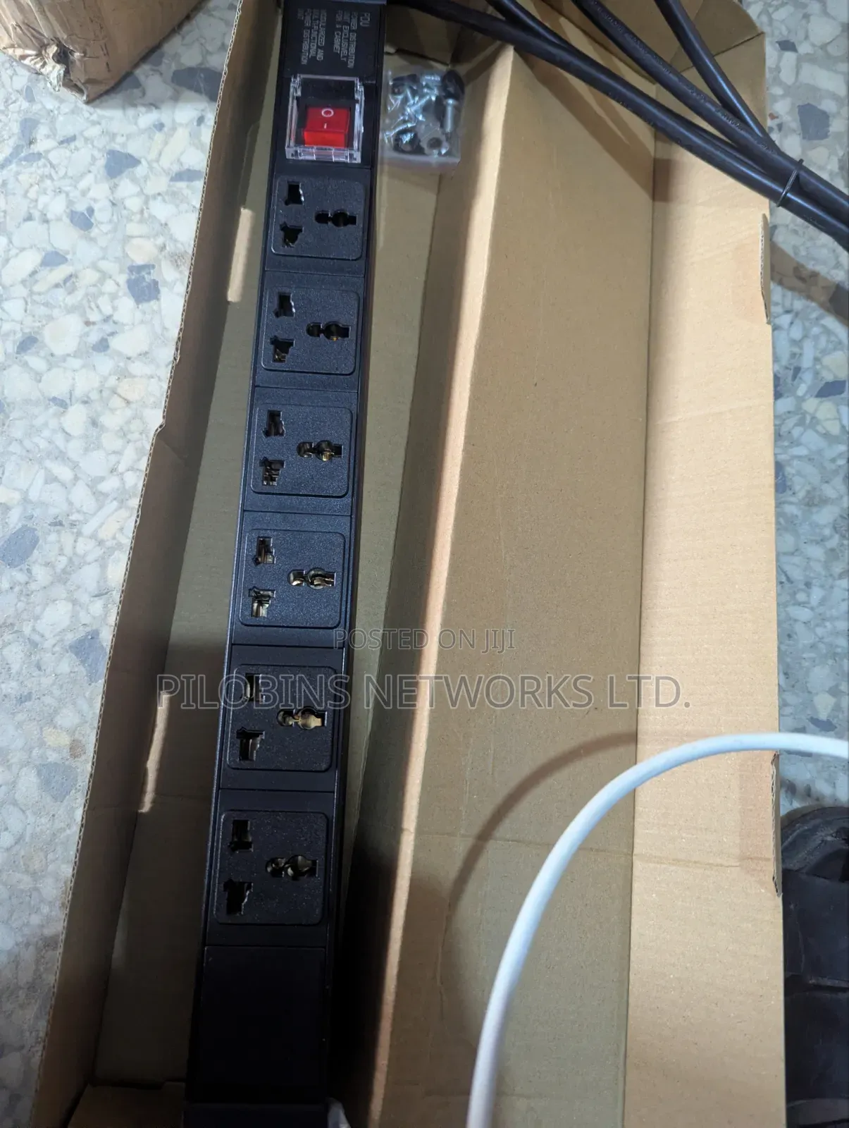6 Way Metallic PDU