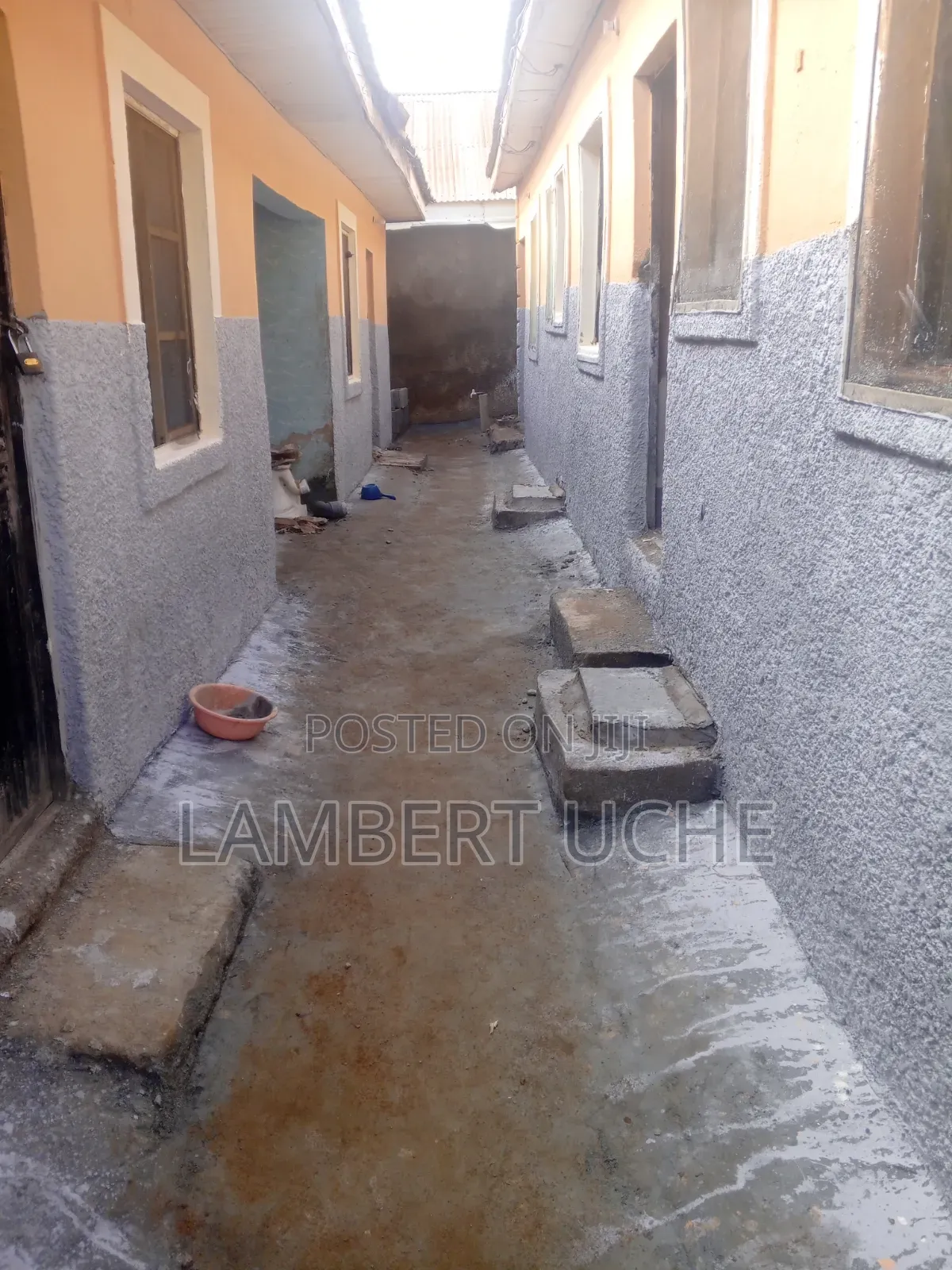 8bdrm Block of Flats in Dutse-Alhaji for sale