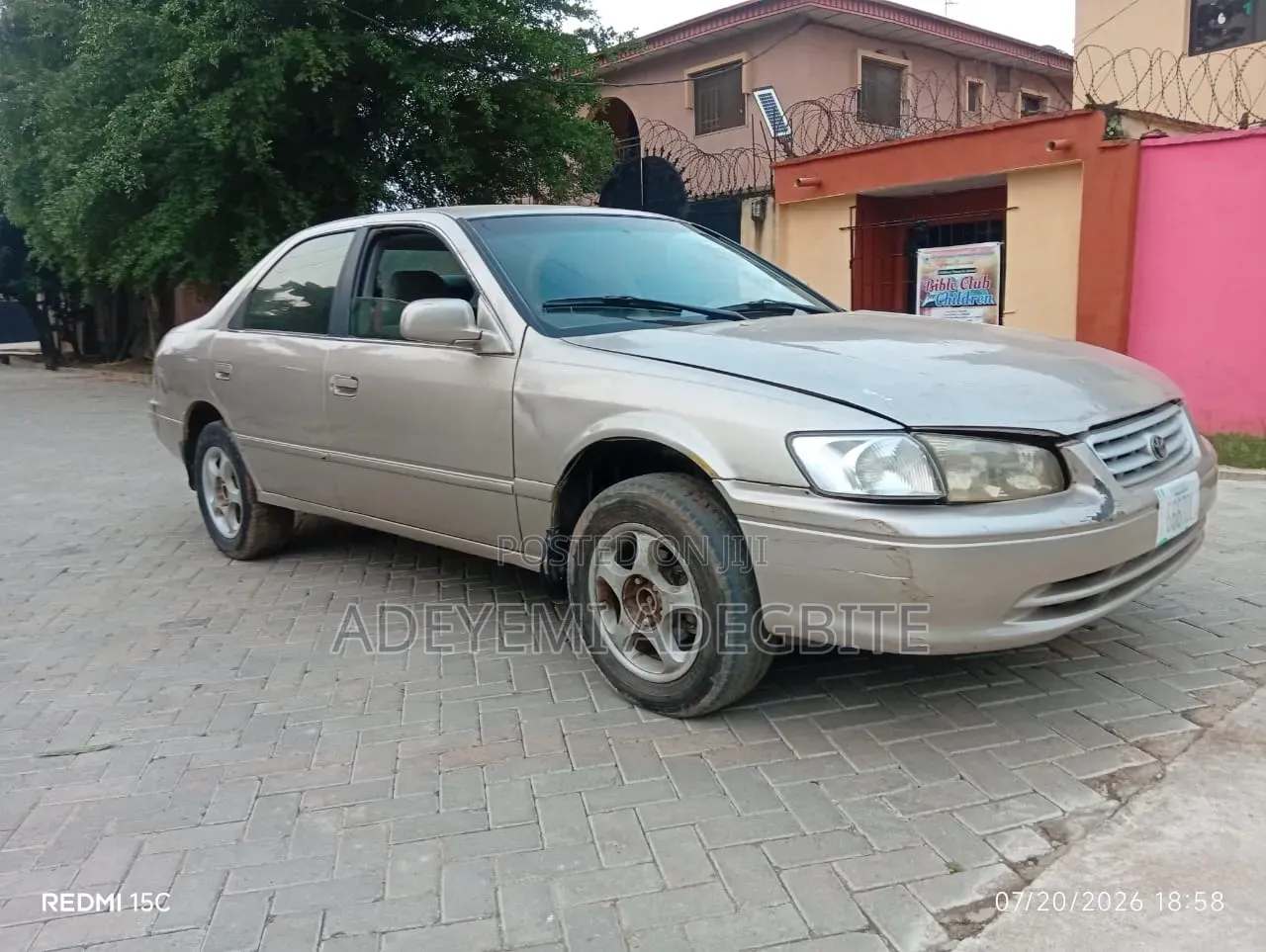 Toyota Camry 2001 Gold