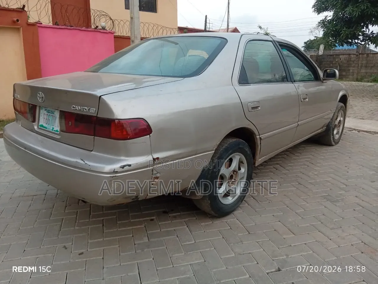 Toyota Camry 2001 Gold