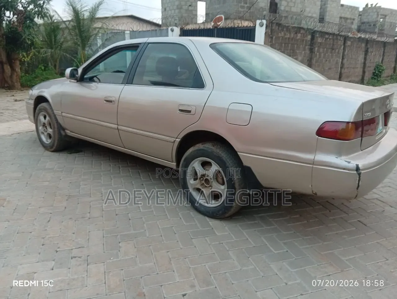 Toyota Camry 2001 Gold