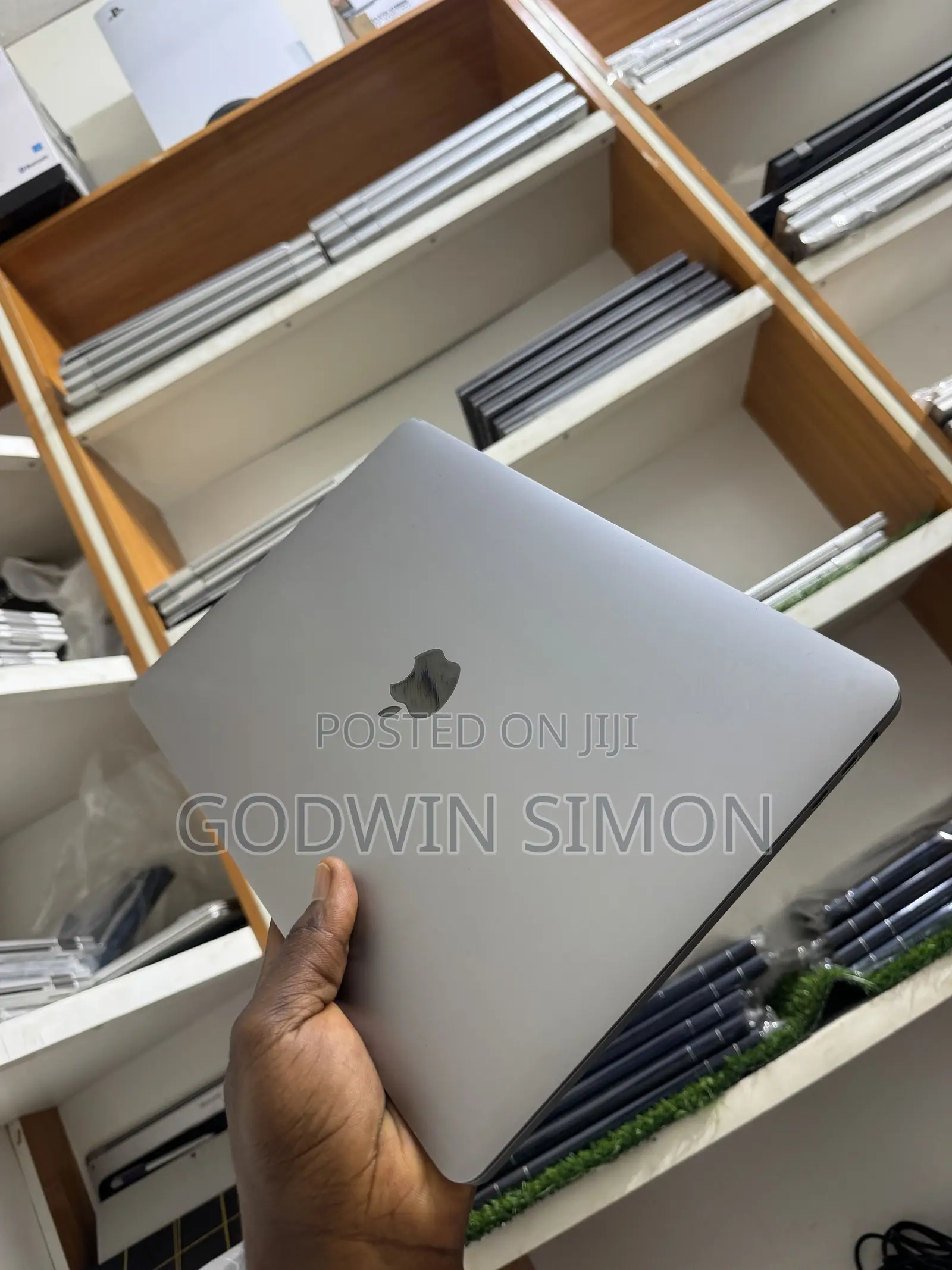 Laptop Apple MacBook Pro 2017 16GB Intel Core i5 SSD 256GB
