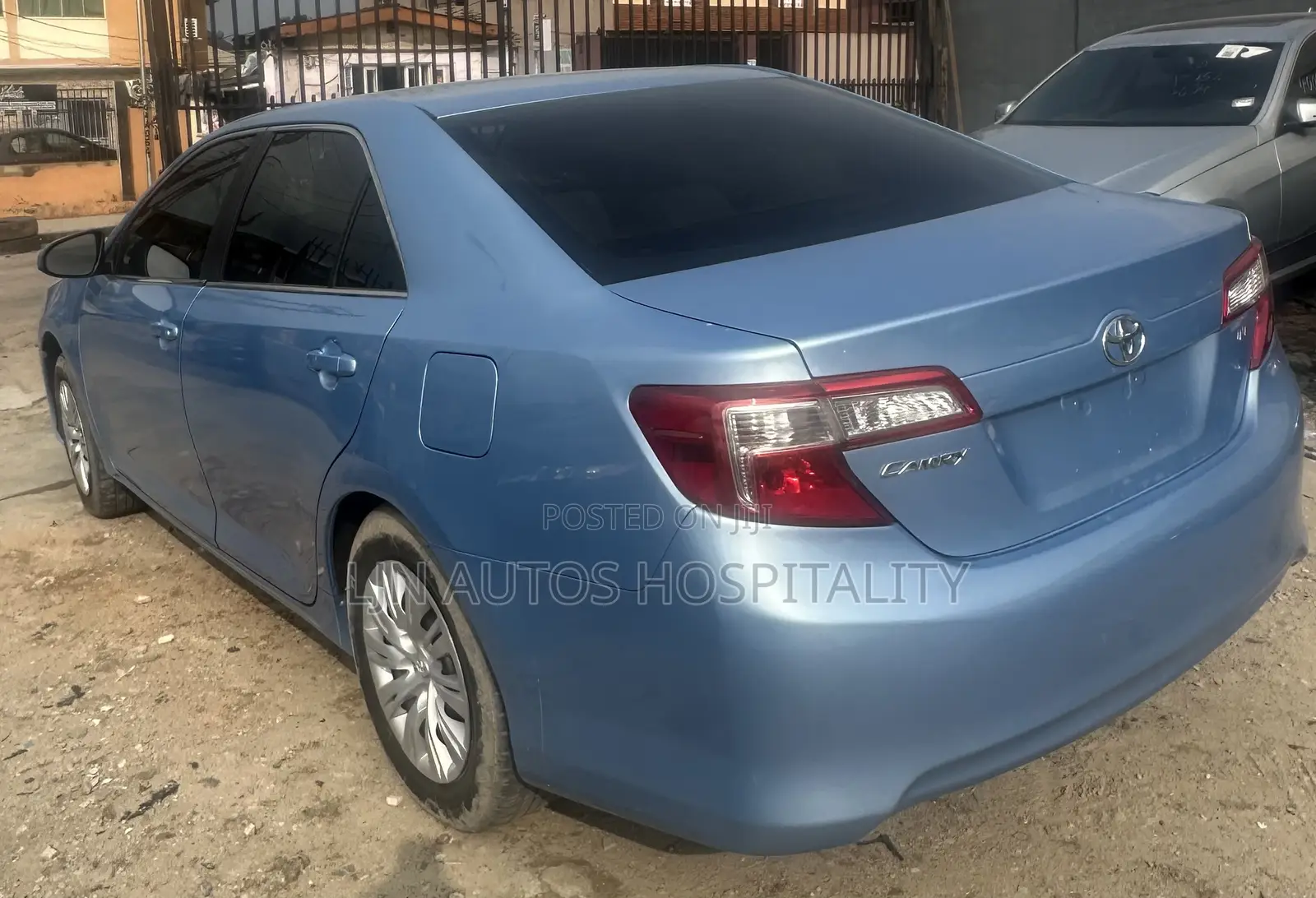 Toyota Camry LE 4dr Sedan (2.5L 4cyl 6A) 2013 Blue