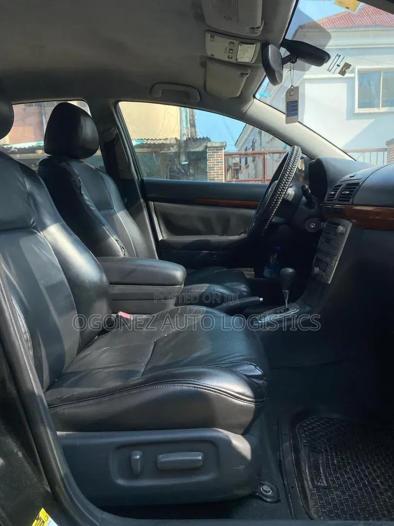 Toyota Avensis 2007 Black