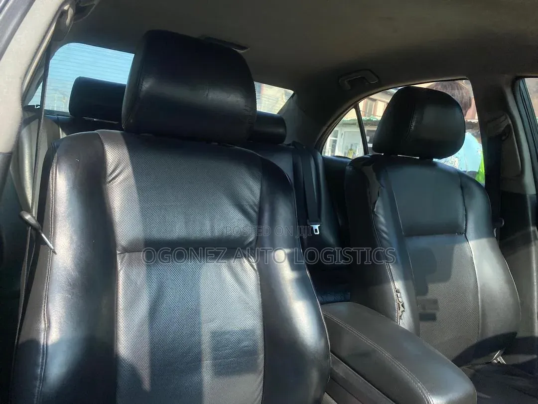 Toyota Avensis 2007 Black