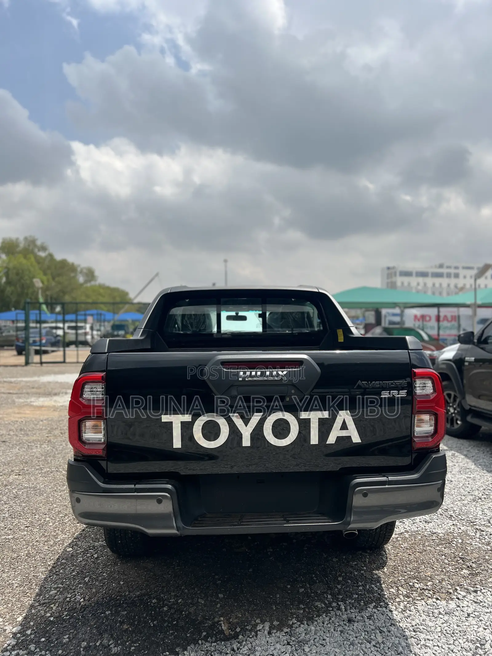 New Toyota Hilux 2025 Black