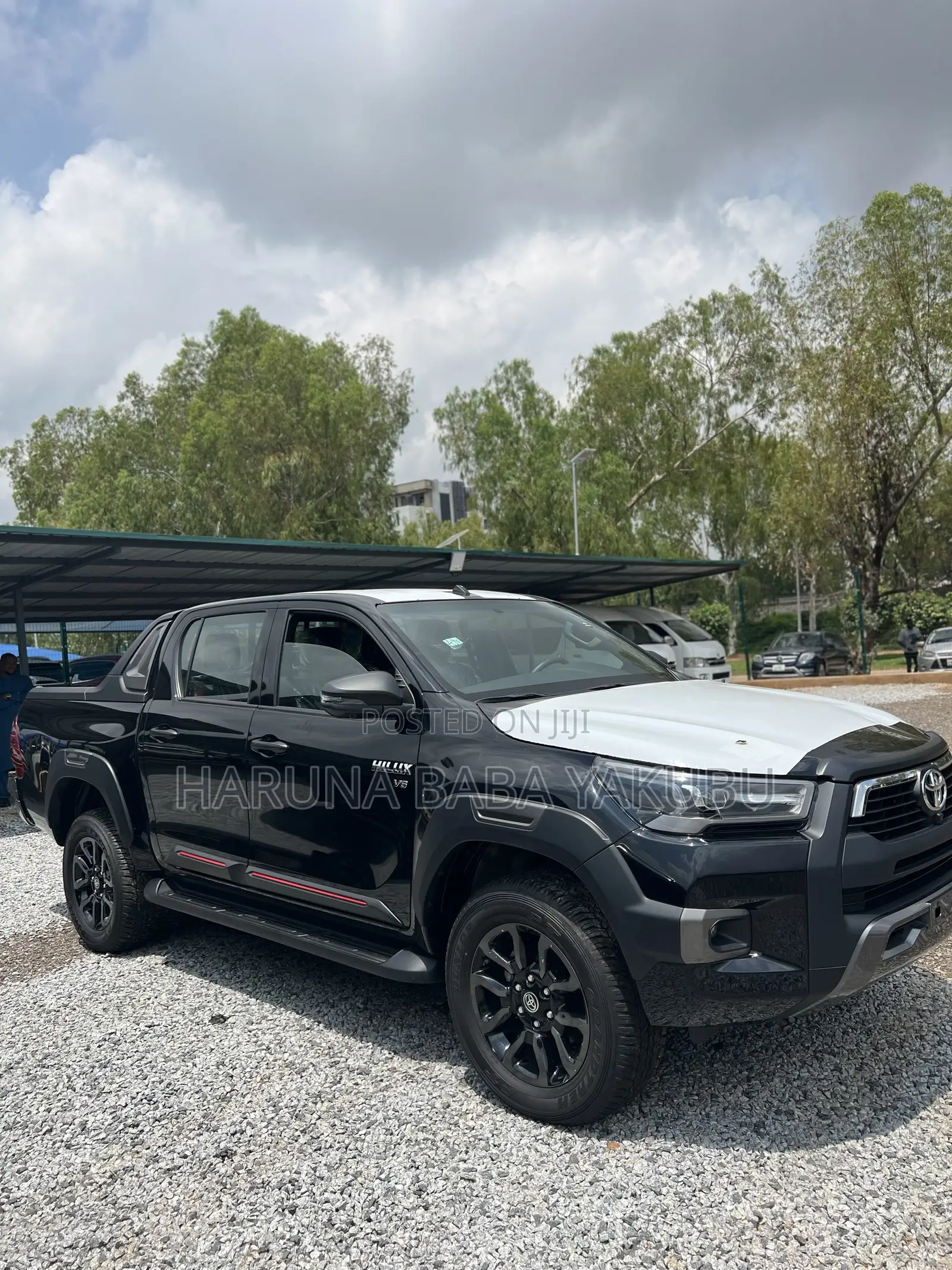 New Toyota Hilux 2025 Black