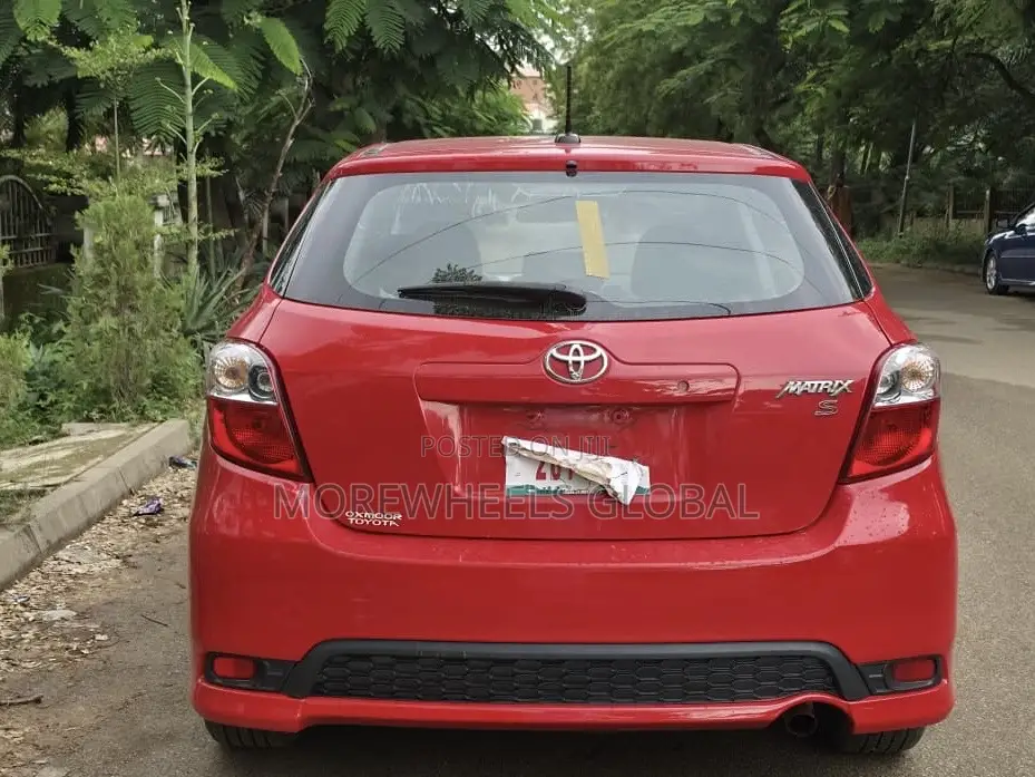 Toyota Matrix S Hatchback FWD (2.4L 4cyl 5A) 2012 Red