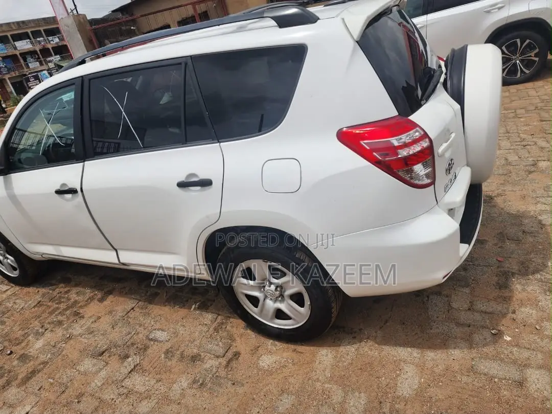 Toyota RAV4 2.5 4x4 2012 White