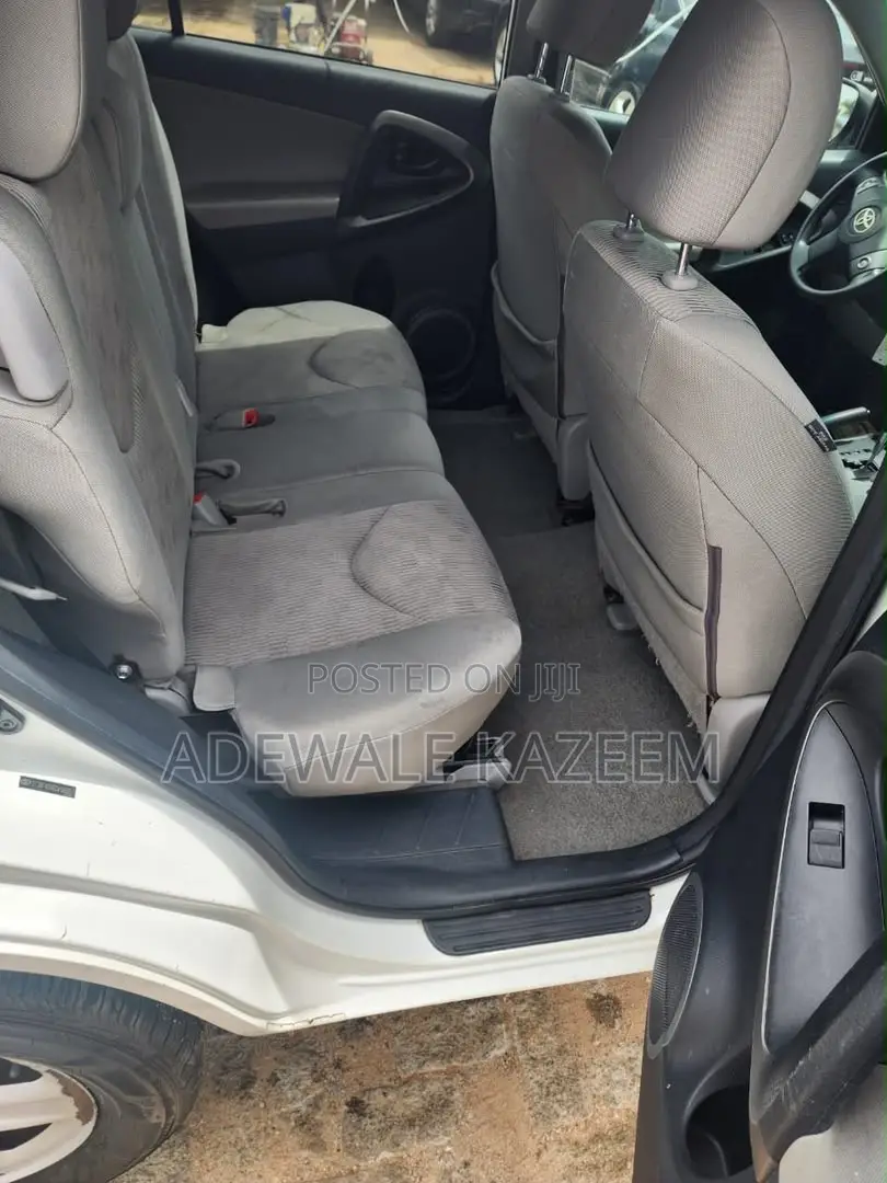 Toyota RAV4 2.5 4x4 2012 White