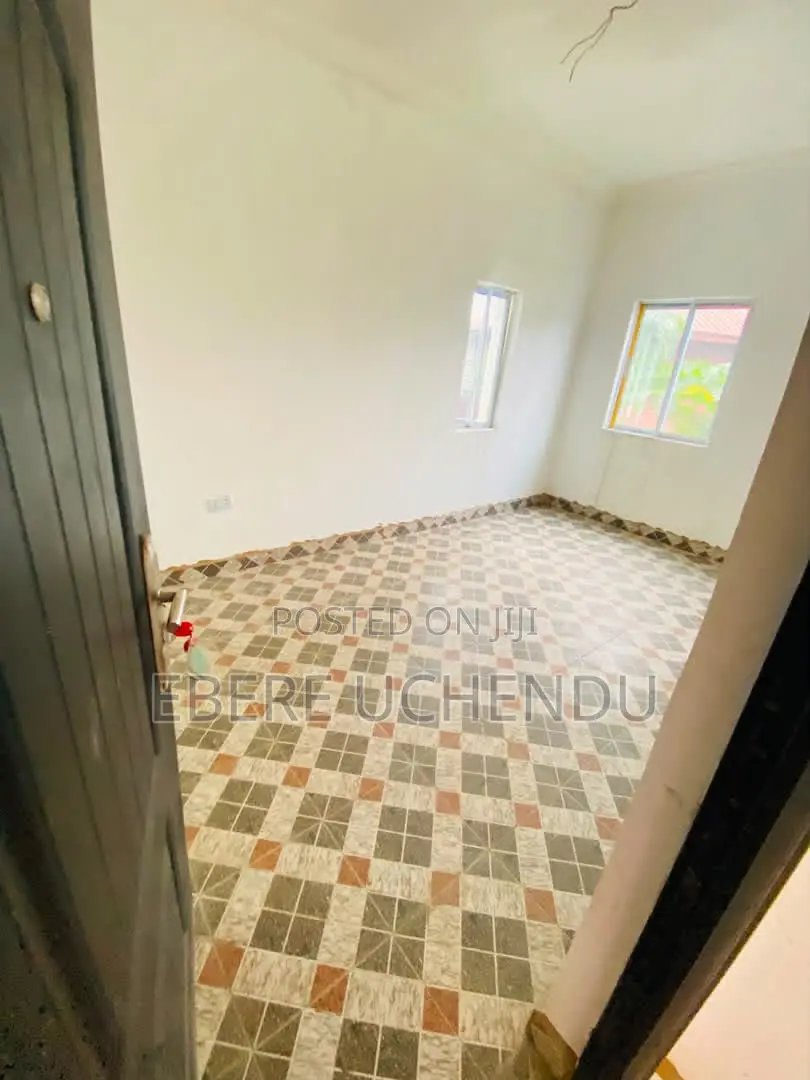 Mini Flat in Randle Avenue for rent