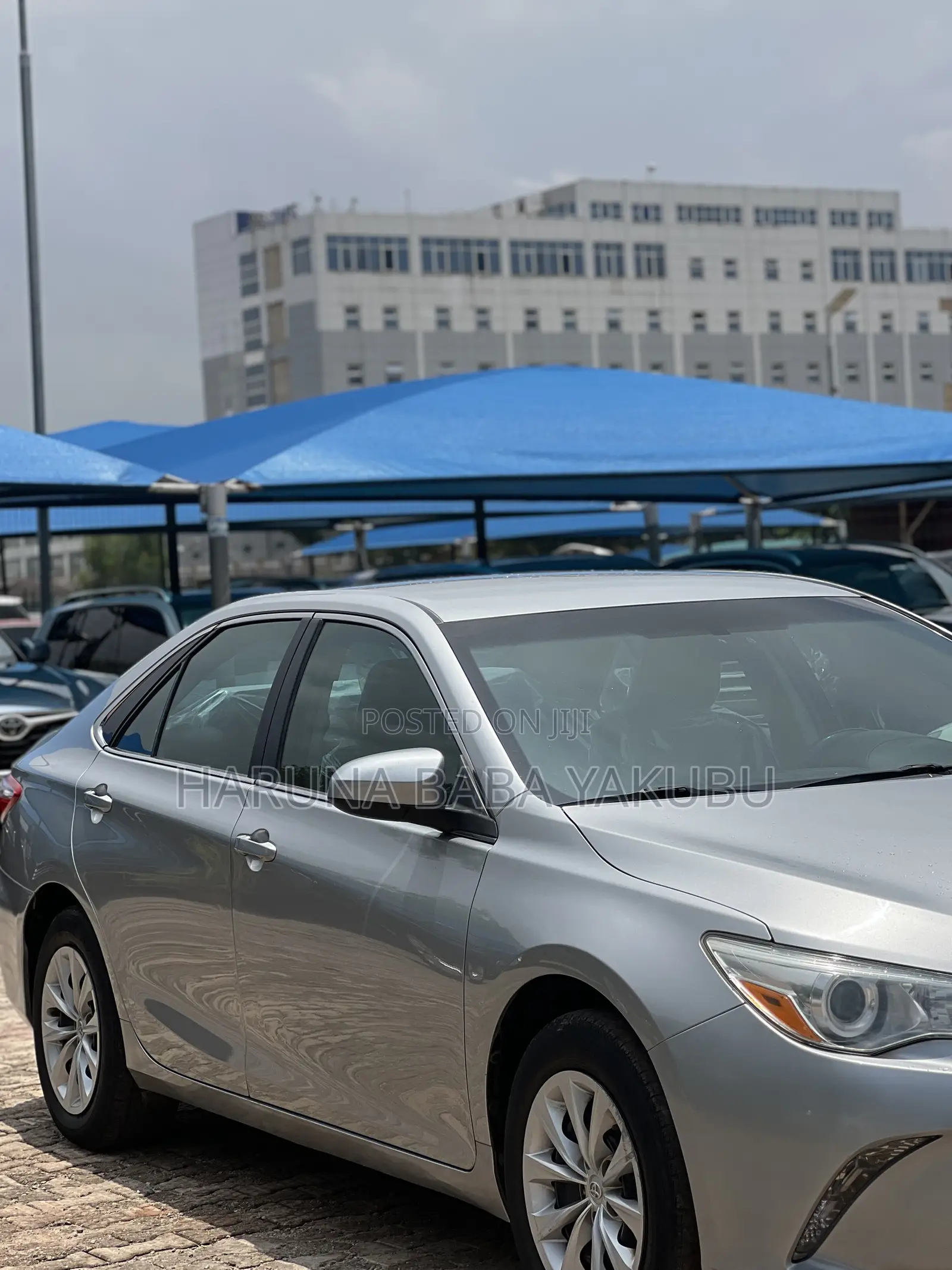 Toyota Camry LE 4dr Sedan (2.5L 4cyl 6A) 2015 Silver