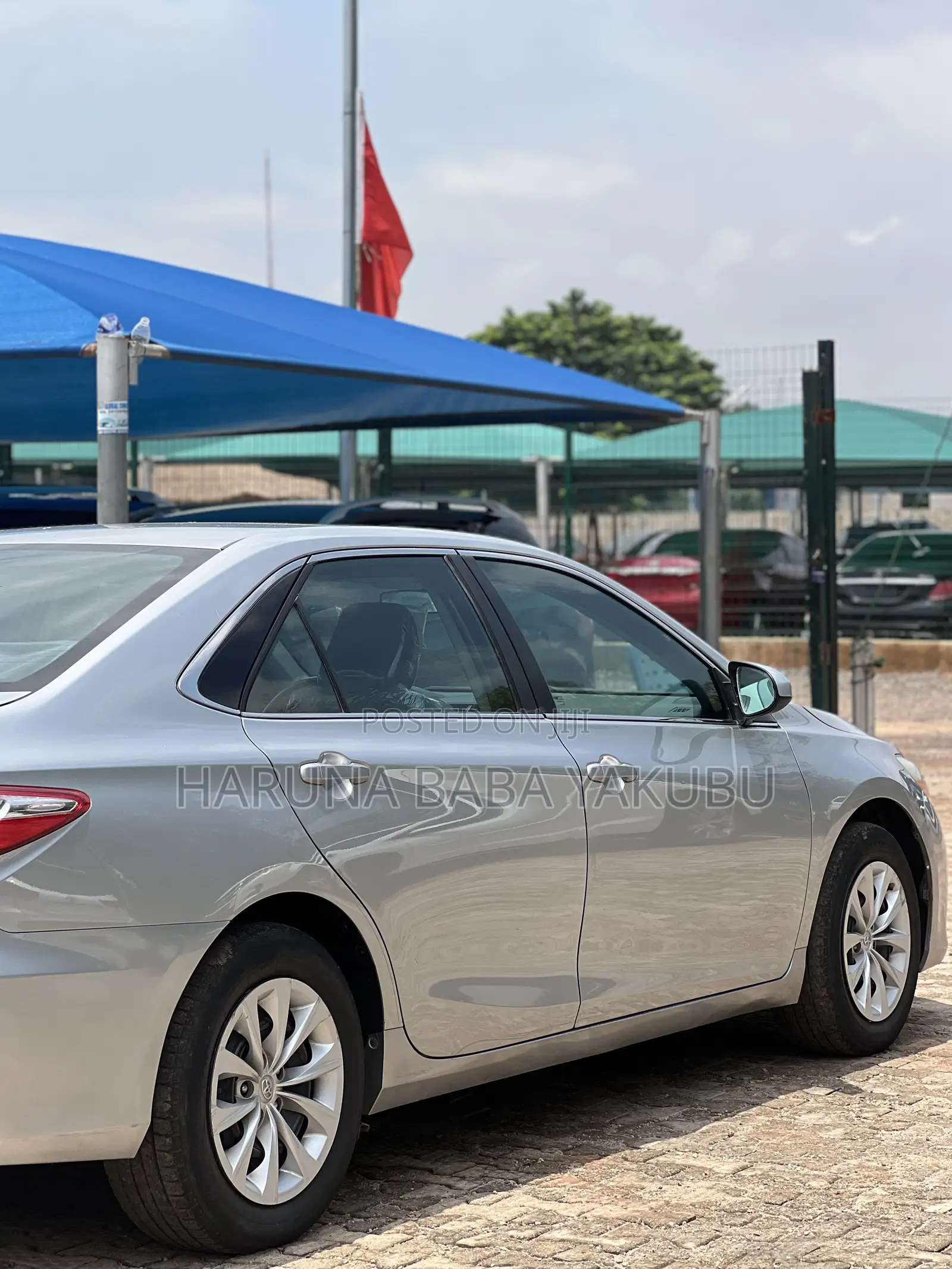 Toyota Camry LE 4dr Sedan (2.5L 4cyl 6A) 2015 Silver