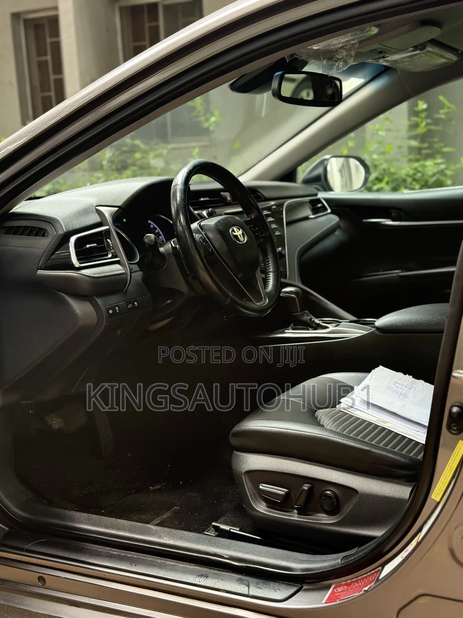 Toyota Camry SE FWD (2.5L 4cyl 8AM) 2018 Gray
