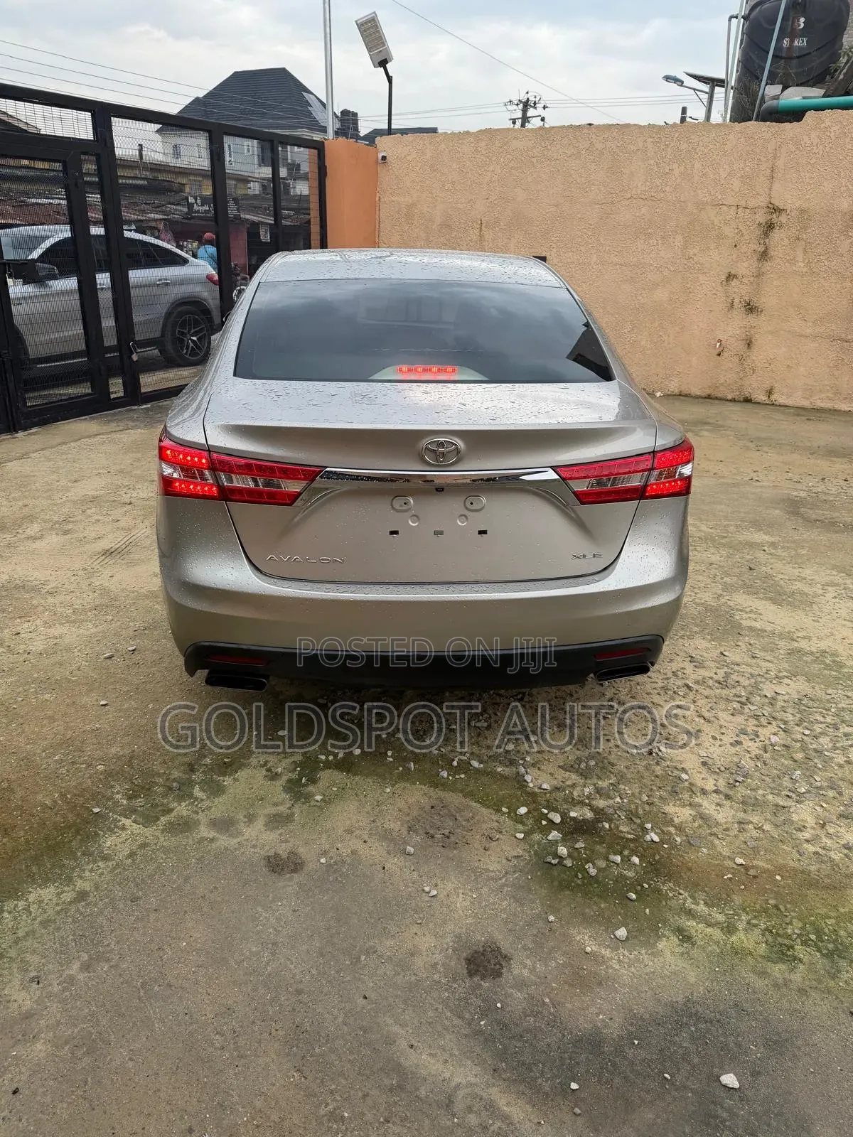 Toyota Avalon XLE Premium 4dr Sedan (3.5L 6cyl 6A) 2014 Gold