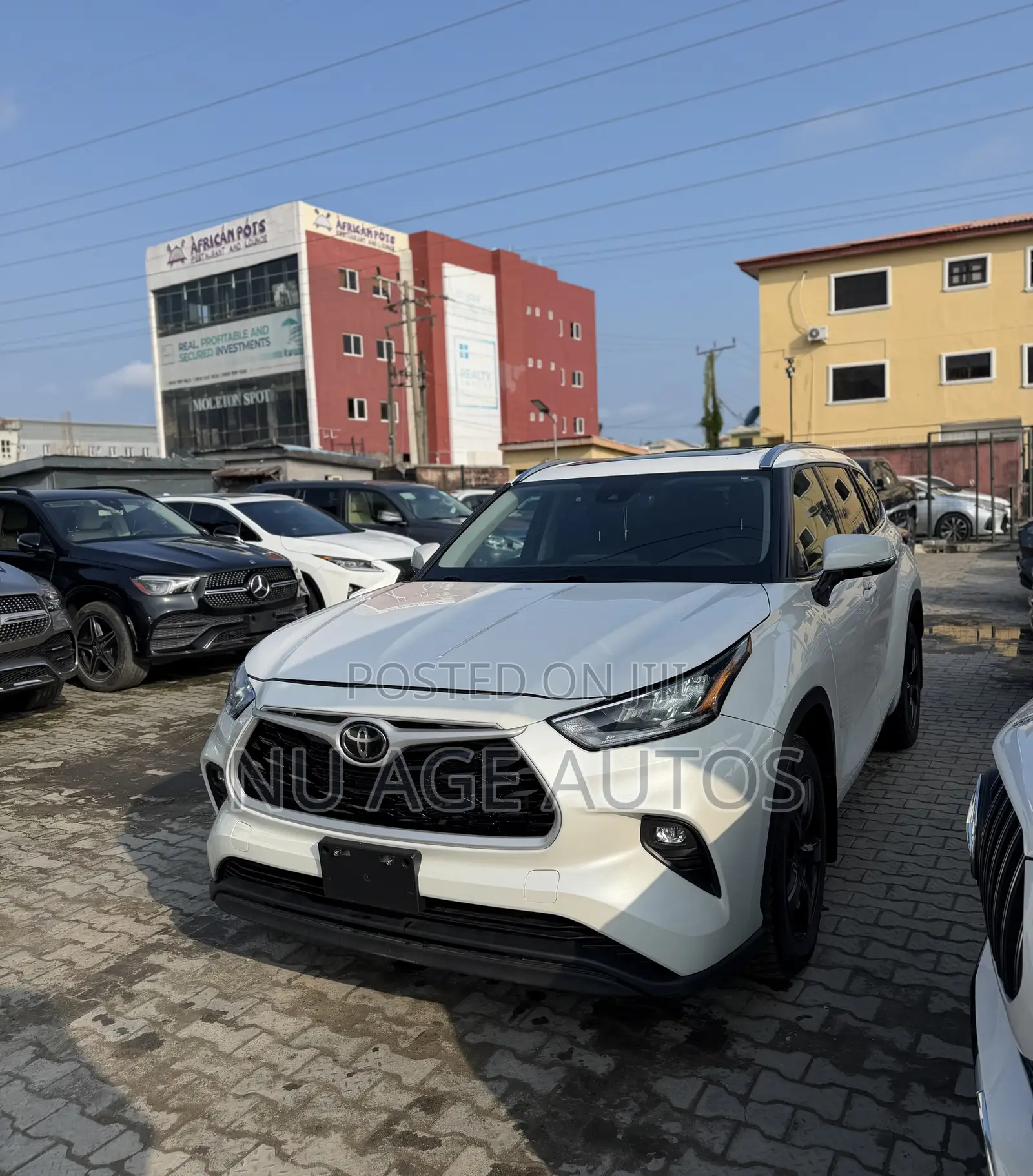 Toyota Highlander XLE 2021 White