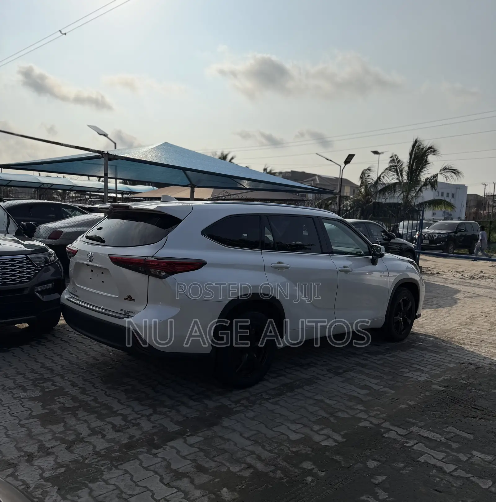 Toyota Highlander XLE 2021 White