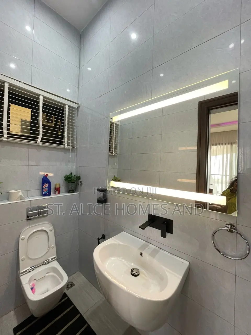 2 Bedroom Apartment With City View Balcony