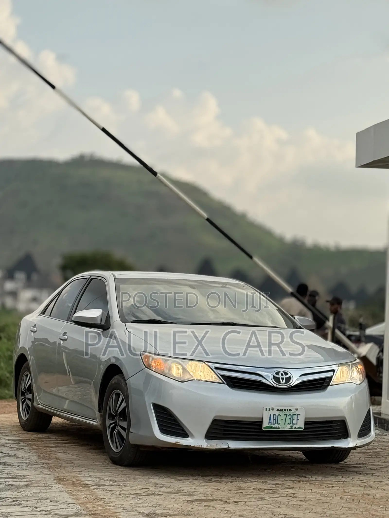 Toyota Camry LE 4dr Sedan (2.5L 4cyl 6A) 2013 Silver