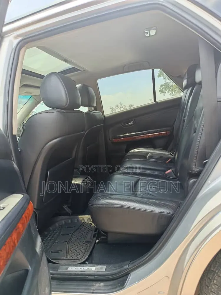Toyota Camry 2010 Silver