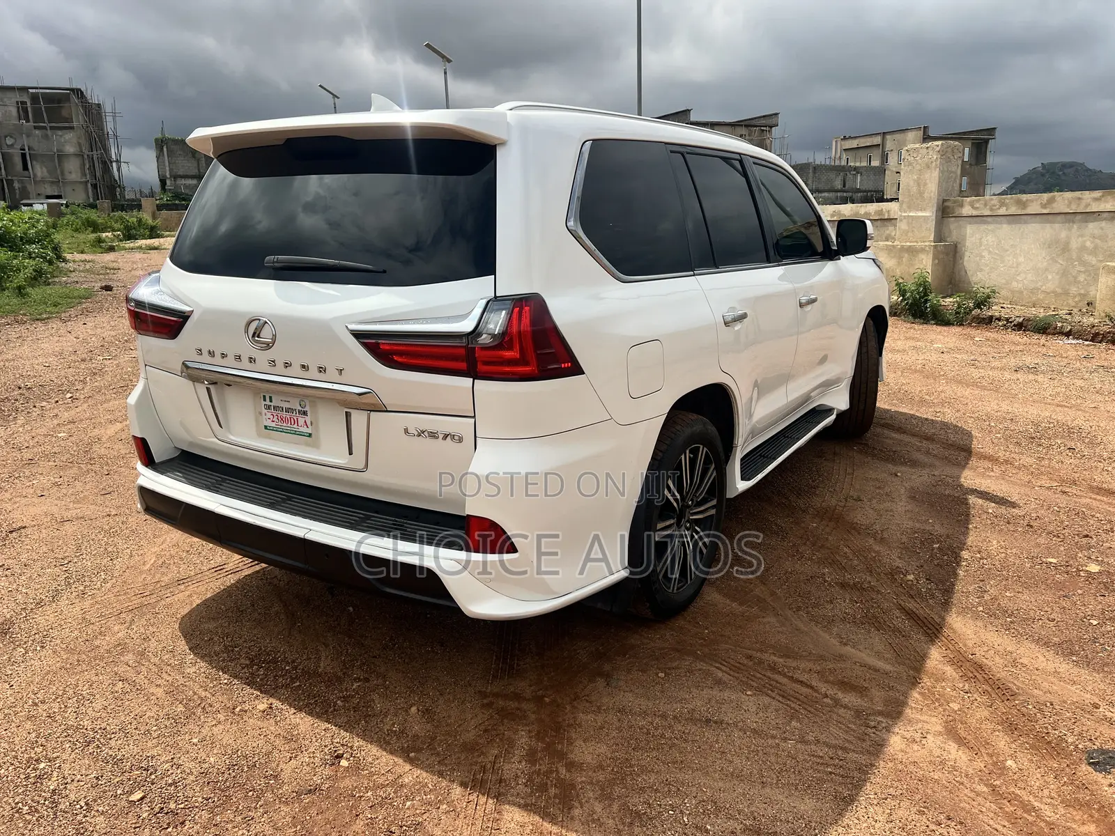 Lexus LX 570 (5 seats) AWD 2018 White